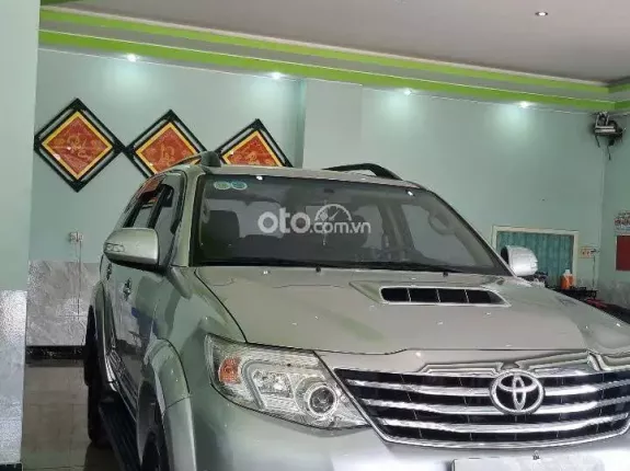 Toyota Fortuner 2015 - Số sàn máy dầu