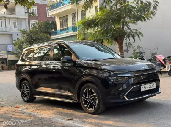 Kia Carens 1.5D Signature 2022 - 685 triệu