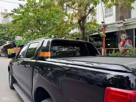 Ford Ranger 2022 - Bán tải 1 cầu số sàn đẹp không tì vết