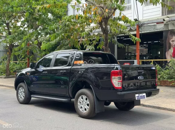 Ford Ranger 2022 - Bán tải 1 cầu số sàn đẹp không tì vết