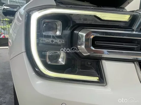 Ford Everest 2.0L ST5 10AT 4x4 Titanium 2022 - Nhập Thái Xe đẹp, tiết kiệm hơn xe mới 200 triệu