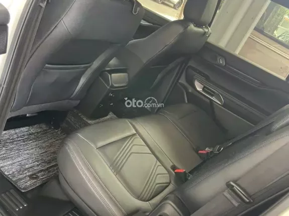 Ford Everest 2.0L ST5 10AT 4x4 Titanium 2022 - Nhập Thái Xe đẹp, tiết kiệm hơn xe mới 200 triệu