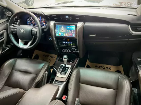 Toyota Fortuner 2.7 V 4X2 AT 2018 - Xe màu Đen - Nội thất Nâu
