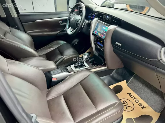 Toyota Fortuner 2.7 V 4X2 AT 2018 - Xe màu Đen - Nội thất Nâu