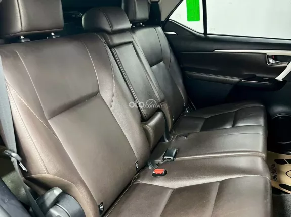 Toyota Fortuner 2.7 V 4X2 AT 2018 - Xe màu Đen - Nội thất Nâu