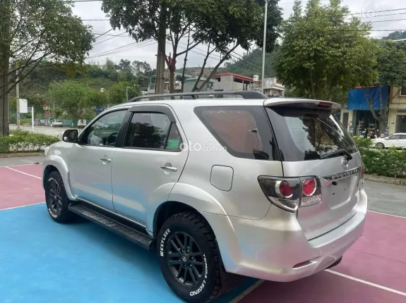 Toyota Fortuner 2.4 MT 4x2 2016 - Máy dầu 7 chỗ chất lượng cao