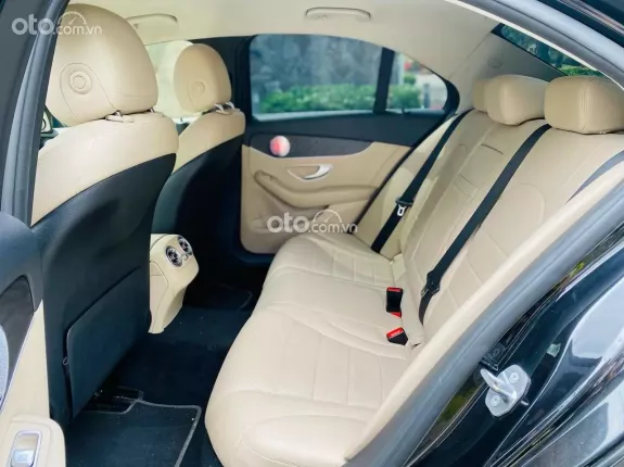 Mercedes-Benz C200 2019 - Up body C300 AMG