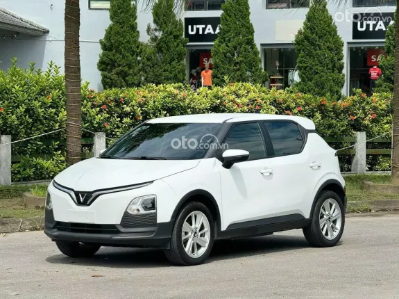 VinFast VF5 Plus 2024 - Xe lên flim cách nhiệt thảm trải sàn