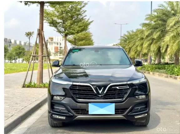 VinFast LUX SA2.0 Nâng cao 2022 - Xe có cốp điện 13 loa sạc không dây