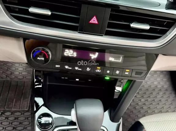 Kia Seltos 1.6 Premium 2022 - Xe Đại chất. Rất mới