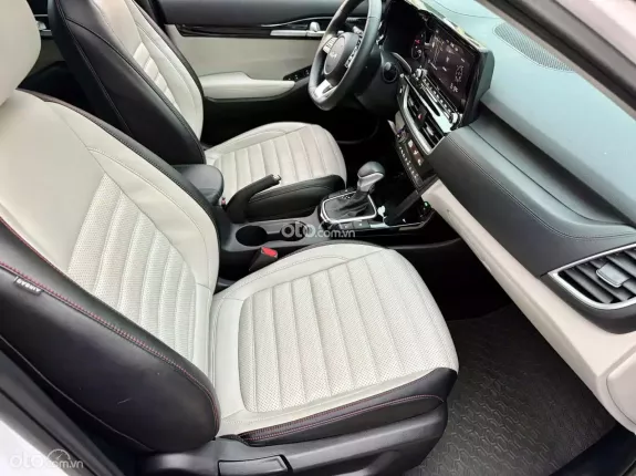 Kia Seltos 1.6 Premium 2022 - Xe Đại chất. Rất mới