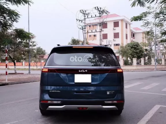 Kia Carnival 2.2D Signature 2022 - 1 tỷ 250 triệu