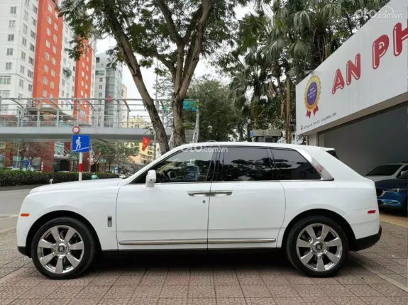 Rolls-Royce Cullinan 2019 - 11 tỷ 900 triệu