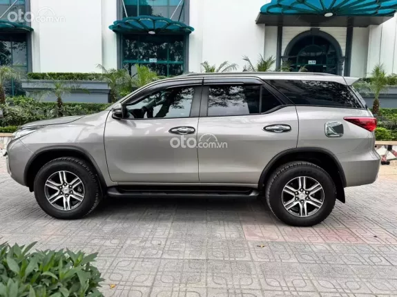 Toyota Fortuner 2.7 V 4X2 AT 2019 - Odo 8v quá mới