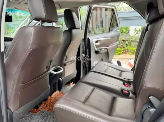 Toyota Fortuner 2.7 V 4X2 AT 2019 - Odo 8v quá mới