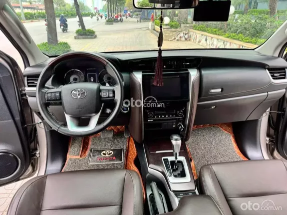 Toyota Fortuner 2.7 V 4X2 AT 2019 - Odo 8v quá mới