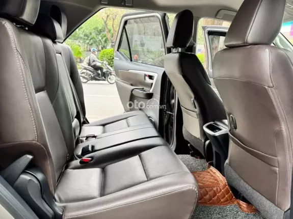 Toyota Fortuner 2.7 V 4X2 AT 2019 - Odo 8v quá mới