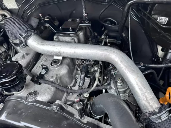 Hyundai Grand Starex 2.4 MT 2017 - Bán Starex cứu thương đời 2017, máy dầu, một chủ từ mới