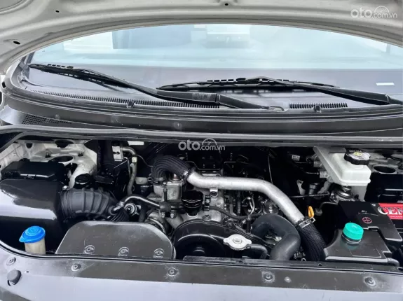 Hyundai Grand Starex 2.4 MT 2017 - Bán Starex cứu thương đời 2017, máy dầu, một chủ từ mới