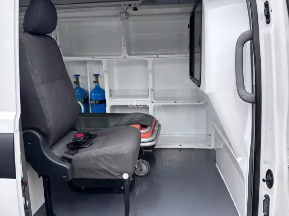 Hyundai Grand Starex 2.4 MT 2017 - Bán Starex cứu thương đời 2017, máy dầu, một chủ từ mới