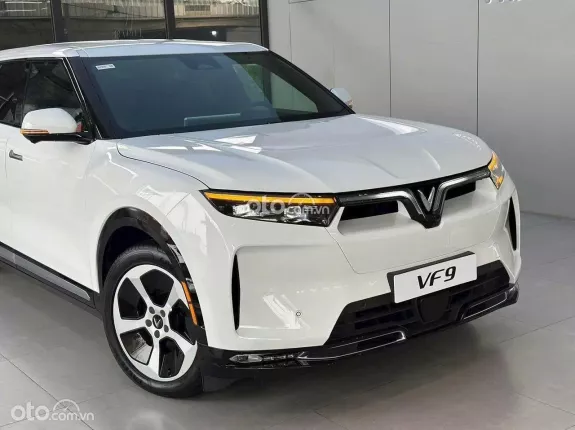 VinFast VF9 Eco 2024 - Miễn phí sạc đến 30/06/2027