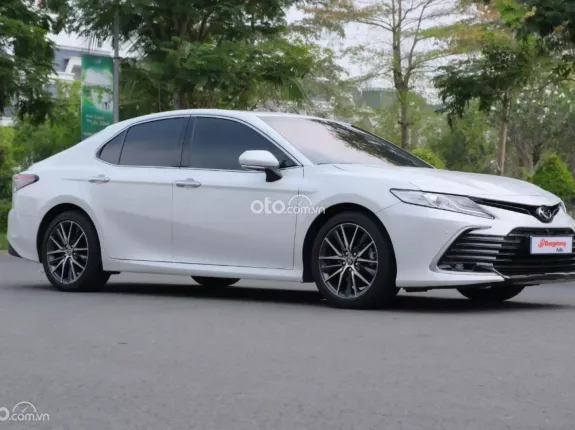 Toyota Camry 2.5Q 2021 - Cam kết không đâm đụng, ngập nước