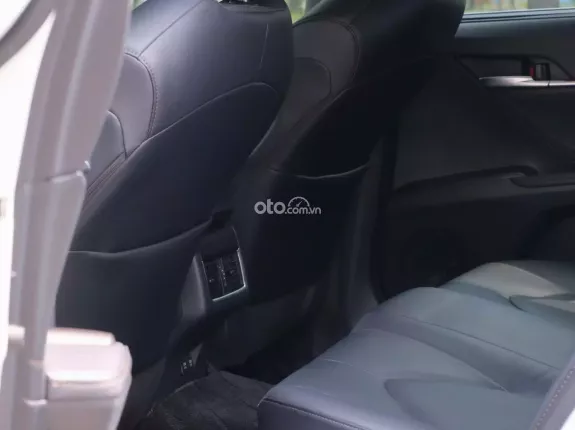 Toyota Camry 2.5Q 2021 - Cam kết không đâm đụng, ngập nước