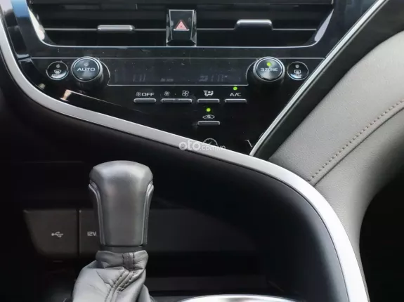 Toyota Camry 2.5Q 2021 - Cam kết không đâm đụng, ngập nước