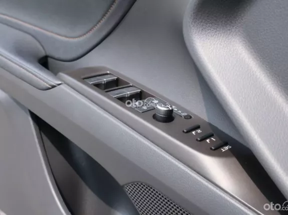 Toyota Camry 2.5Q 2021 - Cam kết không đâm đụng, ngập nước