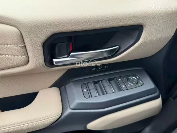 Toyota Land Cruiser Prado 2025 - Check hãng theo yêu cầu của khách hàng