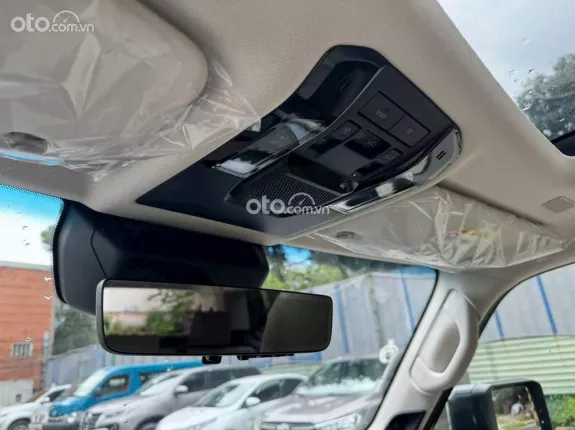 Toyota Land Cruiser Prado 2025 - Check hãng theo yêu cầu của khách hàng