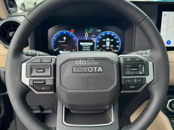 Toyota Land Cruiser Prado 2025 - Check hãng theo yêu cầu của khách hàng