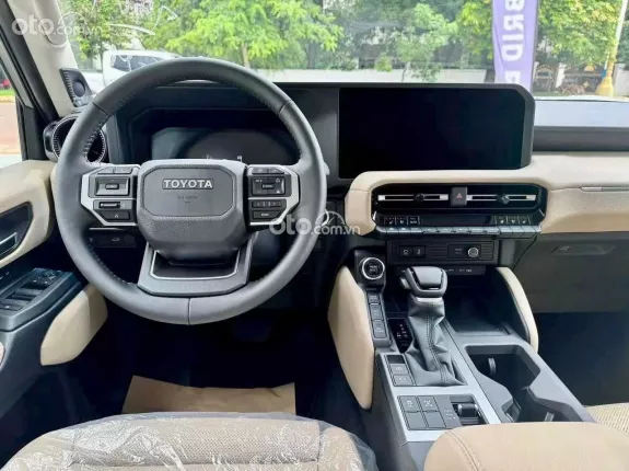 Toyota Land Cruiser Prado 2025 - Check hãng theo yêu cầu của khách hàng