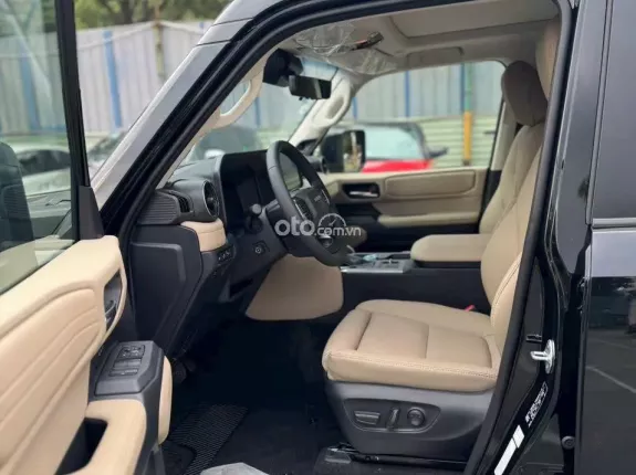 Toyota Land Cruiser Prado 2025 - Check hãng theo yêu cầu của khách hàng