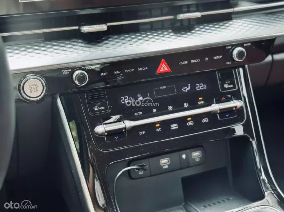 Kia Carnival 2.2D Signature 2024 - Máy dầu