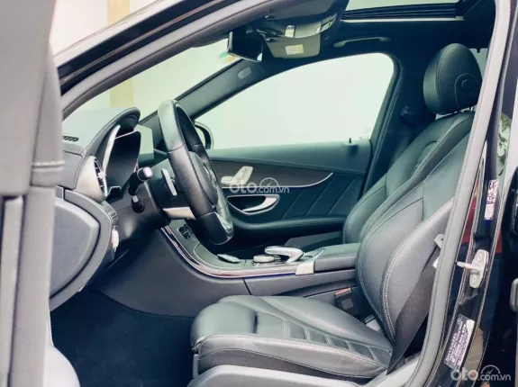 Mercedes-Benz C300 AMG 2019 - Đen đen
