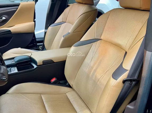 Lexus ES 250 2021 - 1 viên ngọc đẹp, sáng cho khách yêu xế cưng