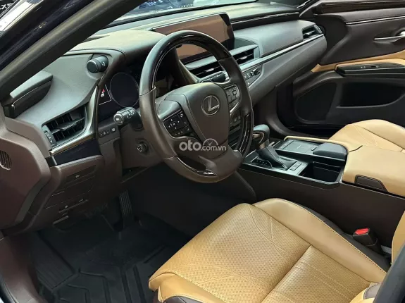Lexus ES 250 2021 - 1 viên ngọc đẹp, sáng cho khách yêu xế cưng