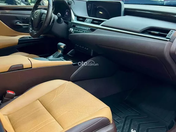 Lexus ES 250 2021 - 1 viên ngọc đẹp, sáng cho khách yêu xế cưng