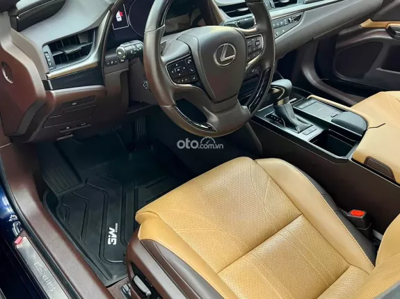 Lexus ES 250 2021 - 1 viên ngọc đẹp, sáng cho khách yêu xế cưng