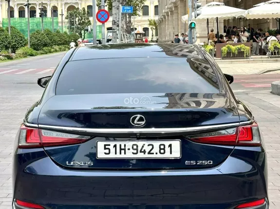 Lexus ES 250 2021 - 1 viên ngọc đẹp, sáng cho khách yêu xế cưng