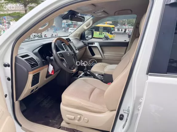 Toyota Land Cruiser Prado VX 2022 - BH chính hãng