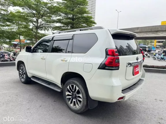 Toyota Land Cruiser Prado VX 2022 - BH chính hãng