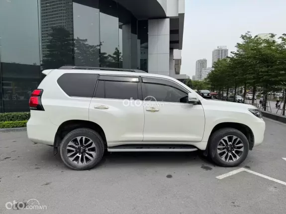 Toyota Land Cruiser Prado VX 2022 - BH chính hãng