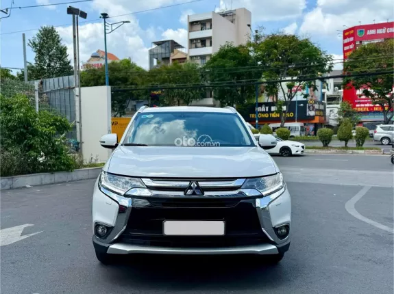Mitsubishi Outlander 2018 - Chất xe đẹp - biển trắng 1 chủ mua mới từ đầu