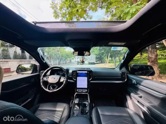 Ford Everest 2.0L ST5 10AT 4x4 Titanium 2022 - Phụ kiện đi kèm: Phim cách nhiệt, lót sàn