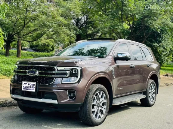 Ford Everest 2.0L ST5 10AT 4x4 Titanium 2022 - Phụ kiện đi kèm: Phim cách nhiệt, lót sàn