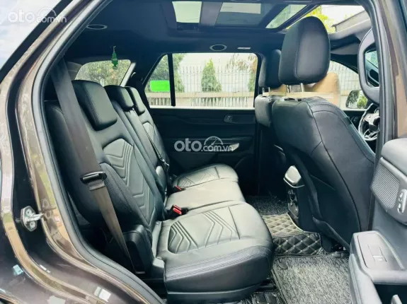 Ford Everest 2.0L ST5 10AT 4x4 Titanium 2022 - Phụ kiện đi kèm: Phim cách nhiệt, lót sàn