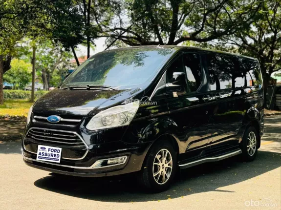 Ford Tourneo Titanium 2019 - Tiện nghi, chở khách sang trọng