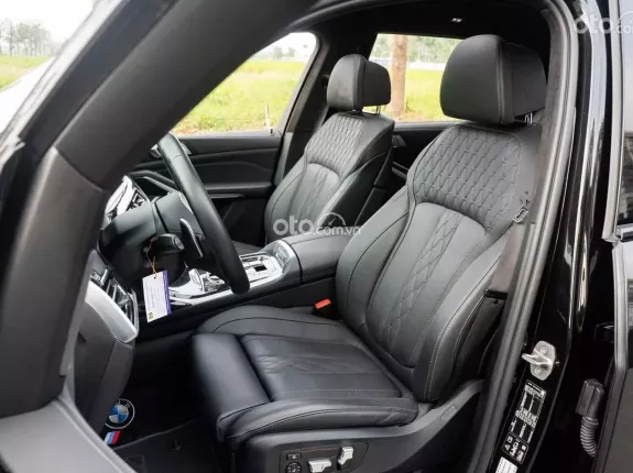 BMW X7 xDrive40i Msport 2022 - Màu đen chạy ít siêu mới
